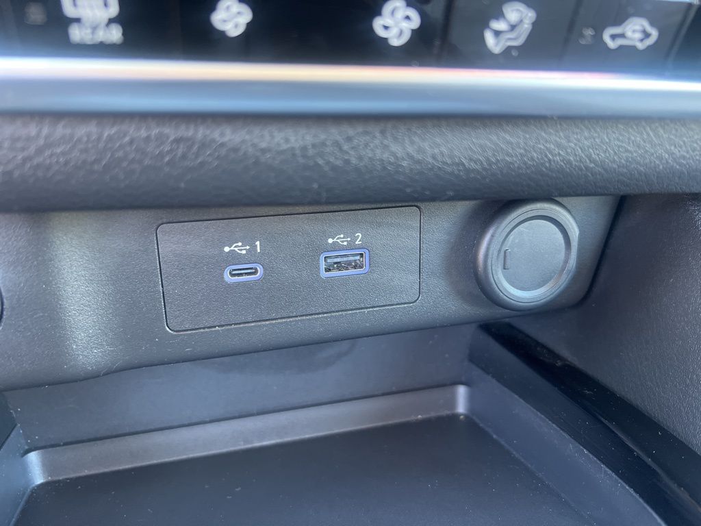 2021 Nissan Rogue SV photo