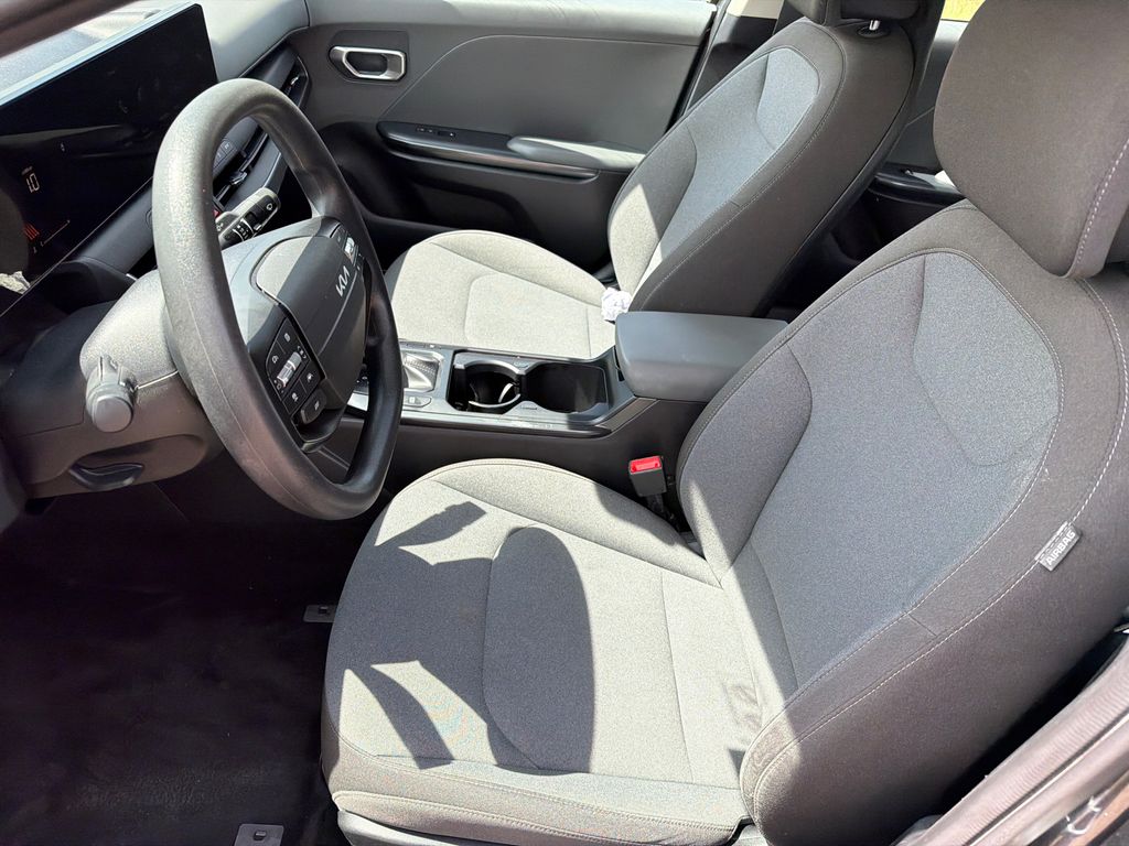 Used 2025 Gray Kia LXS image 9