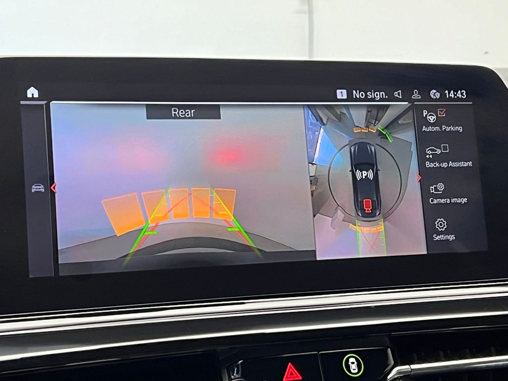 Thumbnail: 2022 BMW 8 Series - 17