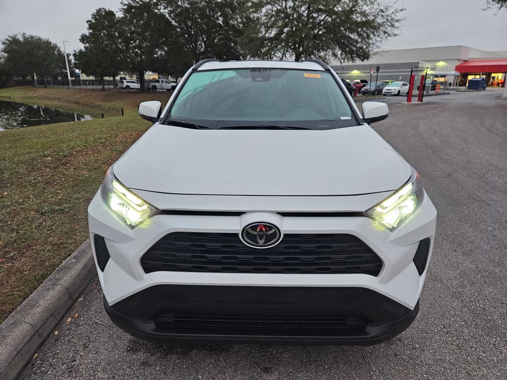 2022 Toyota RAV4 XLE 7