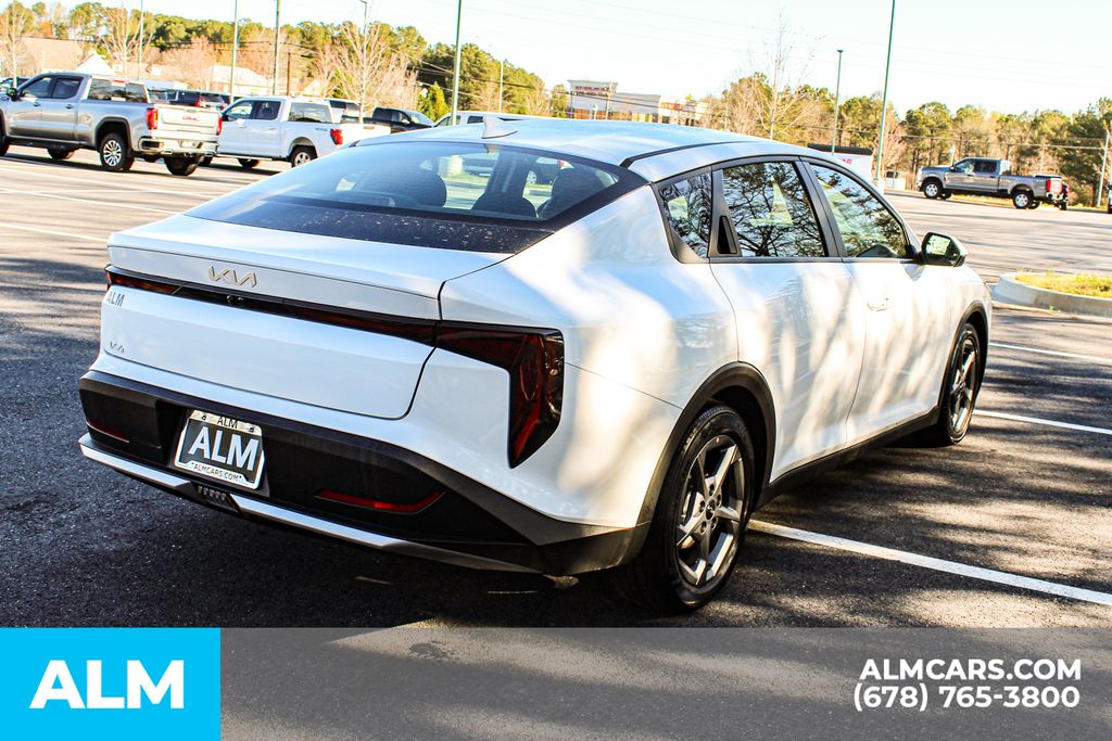Used 2025 White Kia LXS image 6