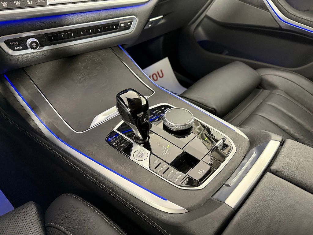 2022 BMW X7 xDrive40i 15