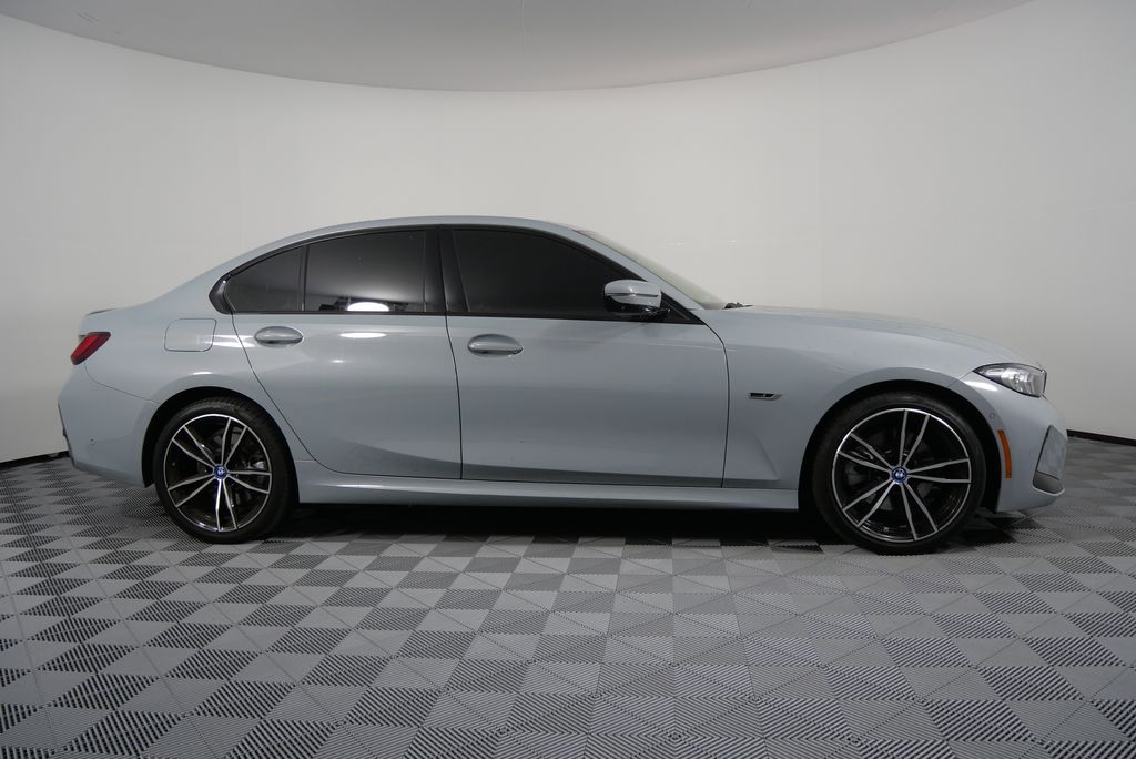 2023 BMW 3 Series 330e iPerformance 2