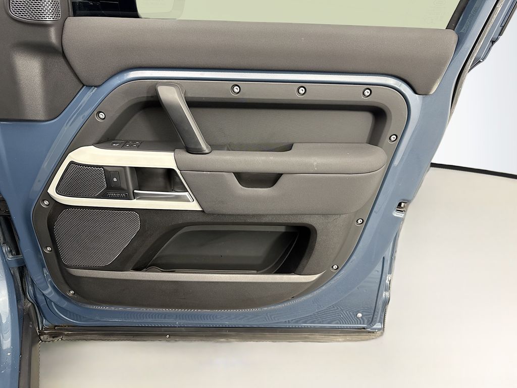 Thumbnail: 2022 Land Rover Defender - 26