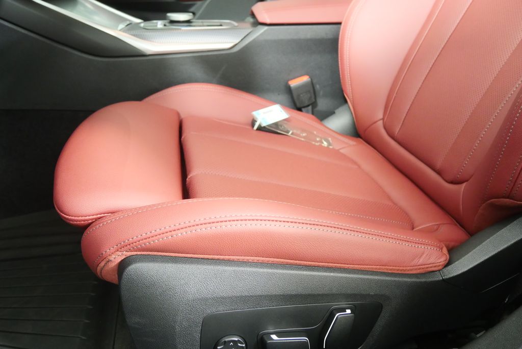 Thumbnail: 2025 BMW i4 - 11