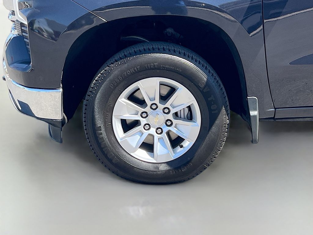 Used 2022 Gray Chevrolet LT image 30
