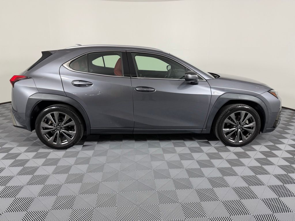 Thumbnail: 2021 Lexus UX - 11