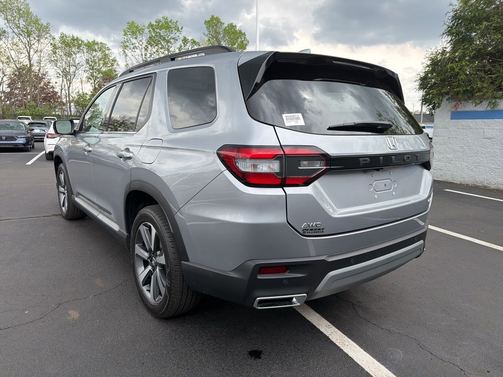 Thumbnail: 2023 Honda Pilot - 3