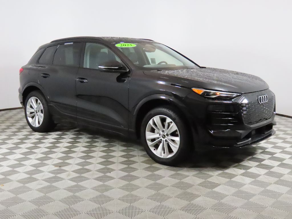 Thumbnail: 2025 Audi Q6 e-tron - 7