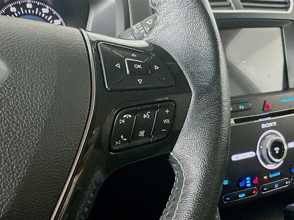 Used 2018 White Ford Platinum image 26