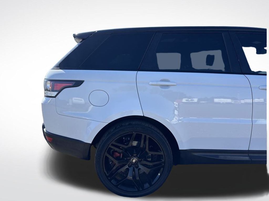 2016 Fuji White Land Rover Range Rover Sport 5.0L V8 Supercharged 4X4 SUV