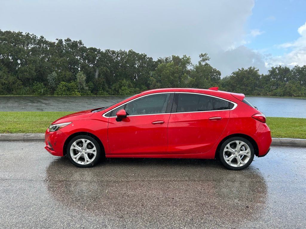 Thumbnail: 2017 Chevrolet Cruze - 2