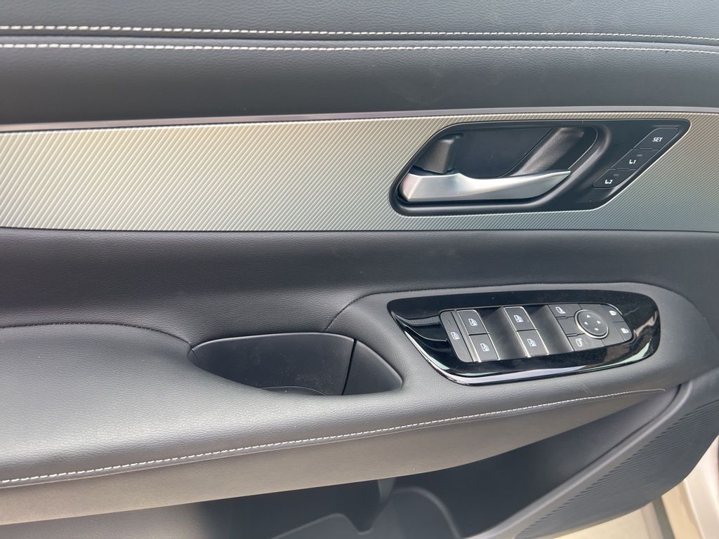 2025 Champagne Silver Metallic Nissan Murano SL AWD SUV