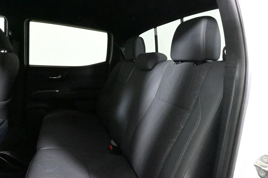 Thumbnail: 2019 Toyota Tacoma - 4