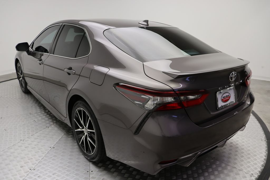 Thumbnail: 2022 Toyota Camry - 11