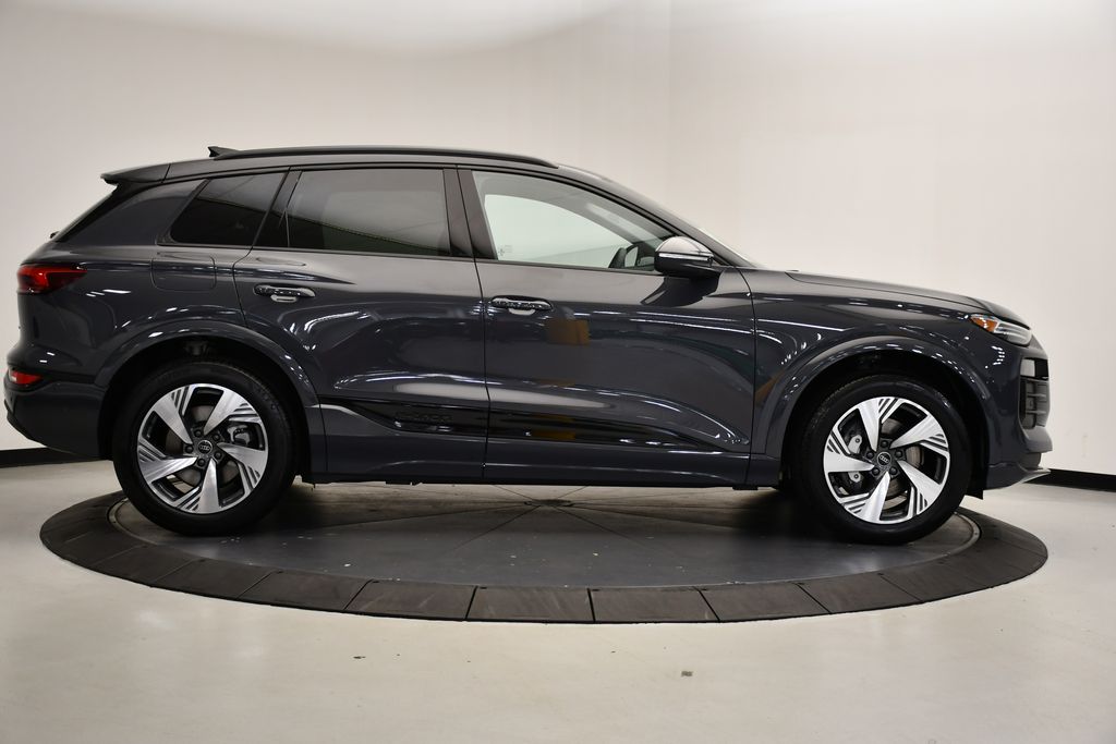 Thumbnail: 2025 Audi Q6 e-tron - 6
