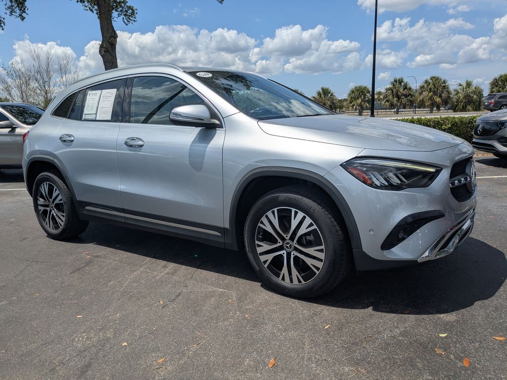 Cirrus Silver Metallic 2025 Mercedes-Benz GLA 250 FWD SUV / Crossover Front-Wheel Drive 8-Speed Dual Clutch