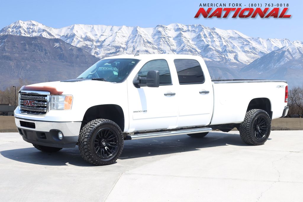 Summit White 2014 GMC Sierra 3500HD Pickup Truck Four-Wheel Drive 6-Speed Automatic