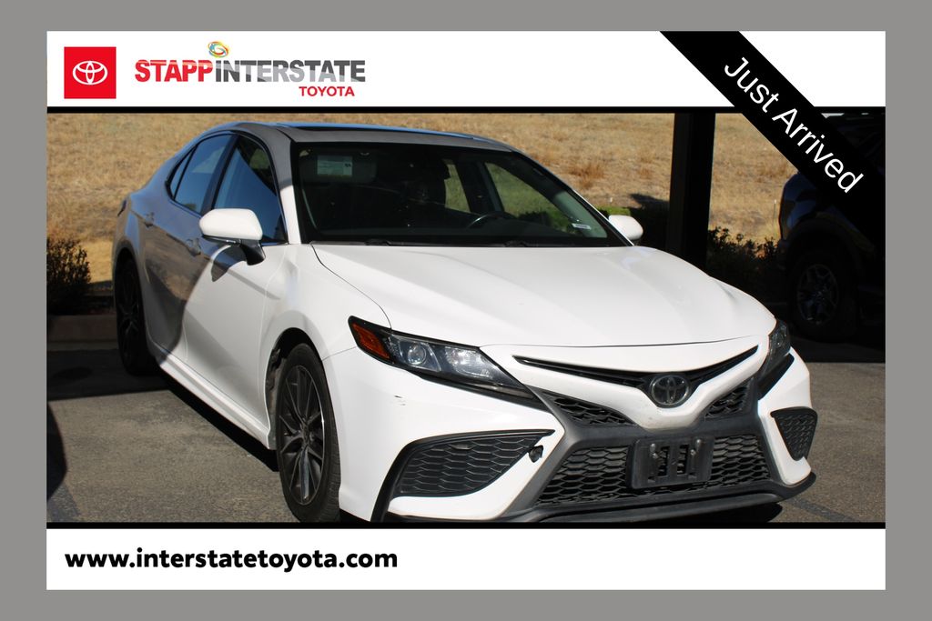 White 2022 Toyota Camry SE AWD Sedan All-Wheel Drive 8-Speed Automatic