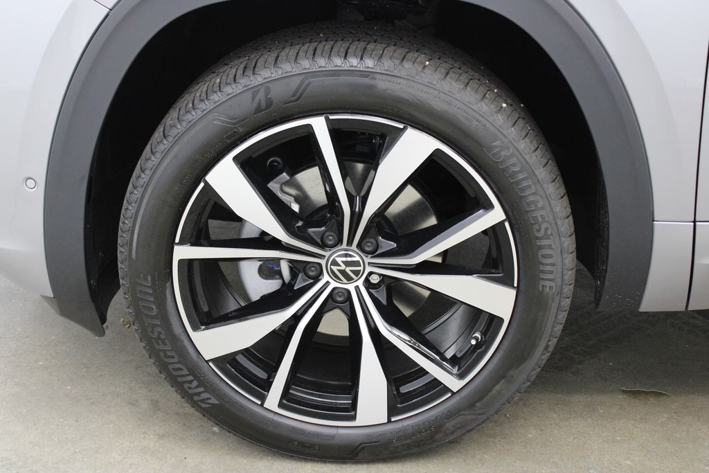 new 2025 Volkswagen Atlas Cross Sport car, priced at $54,397