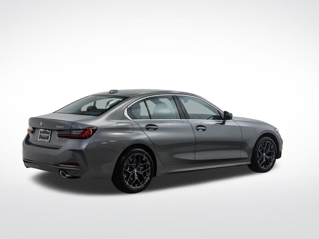 Thumbnail: 2025 BMW 3 Series - 4