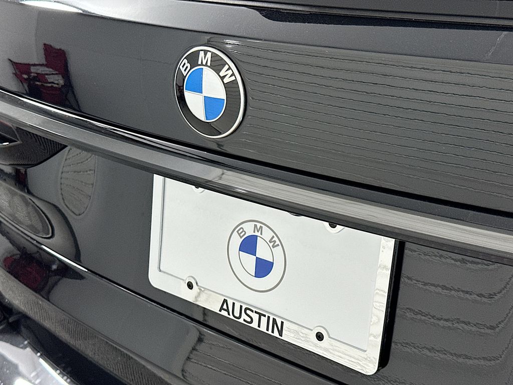 Thumbnail: 2026 BMW X7 - 22