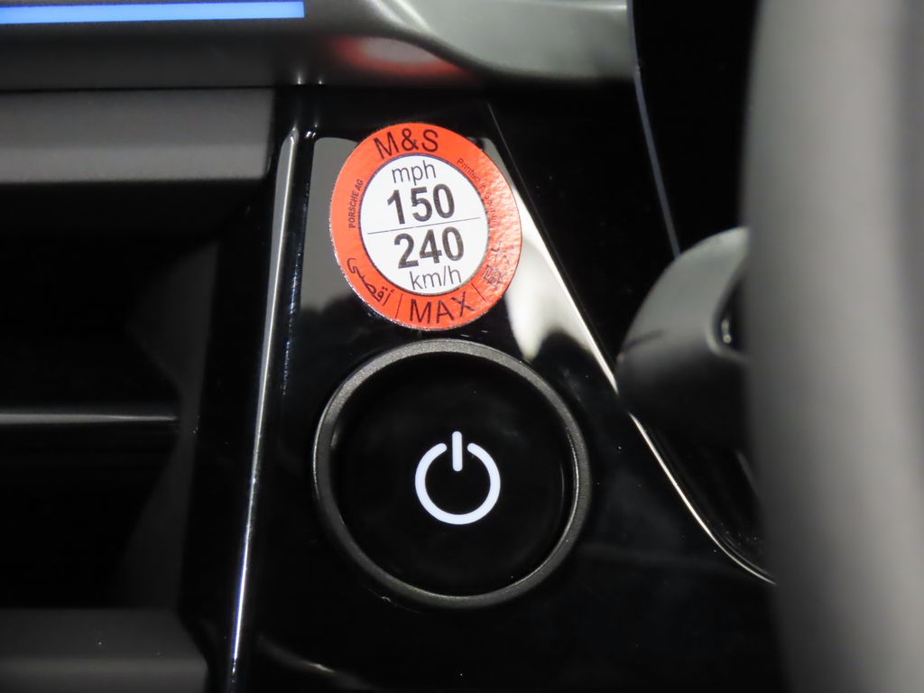 Thumbnail: 2024 Porsche Macan - 24