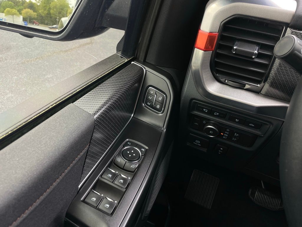 2021 Ford F-150 Raptor 22