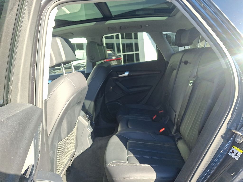 Thumbnail: 2023 Audi Q5 - 10