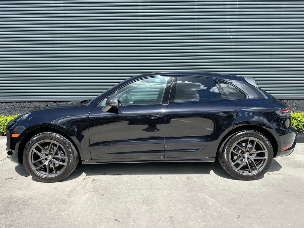 Thumbnail: 2023 Porsche Macan - 2