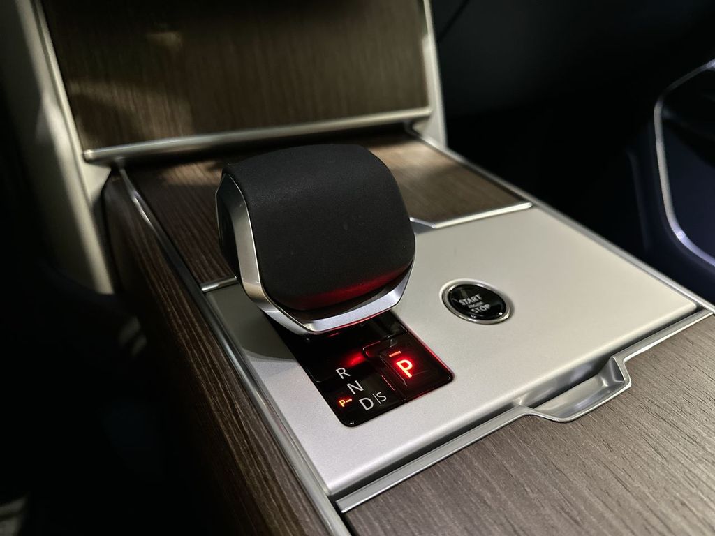 Thumbnail: 2026 Land Rover Range Rover - 12