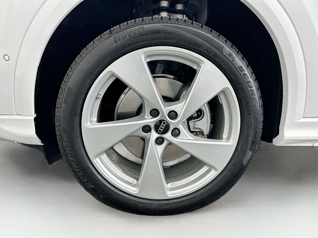 Thumbnail: 2025 Audi Q5 - 29