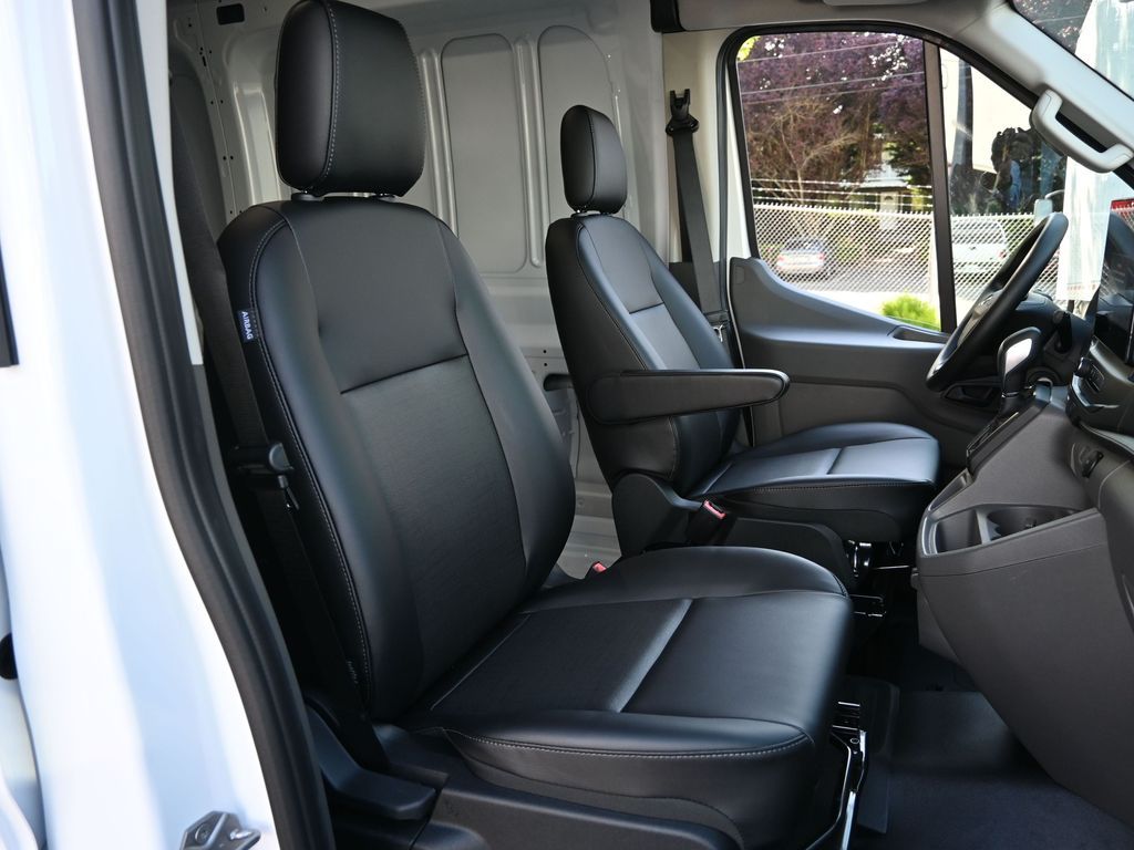 2025 Ford Transit 250