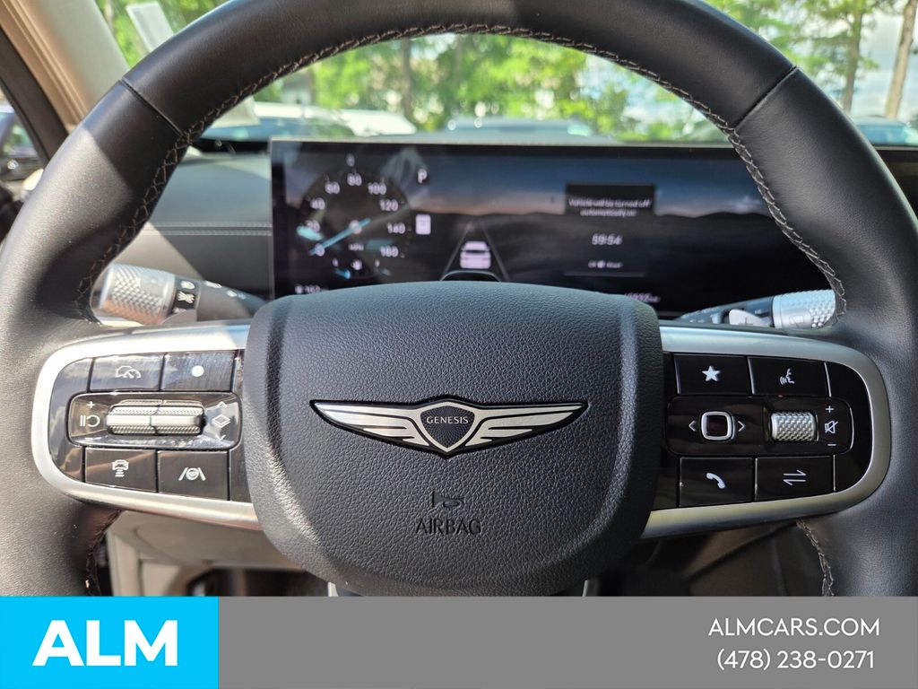 Used 2025 Black Genesis 2.5T image 25