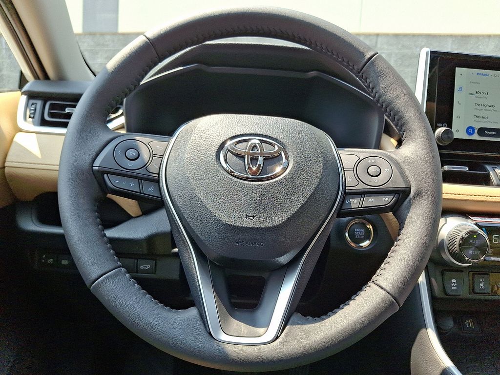2025 Toyota RAV4 XLE Premium 14