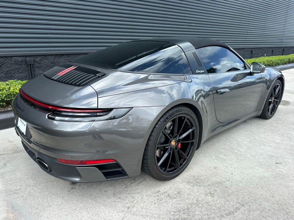 Thumbnail: 2022 Porsche 911 - 9