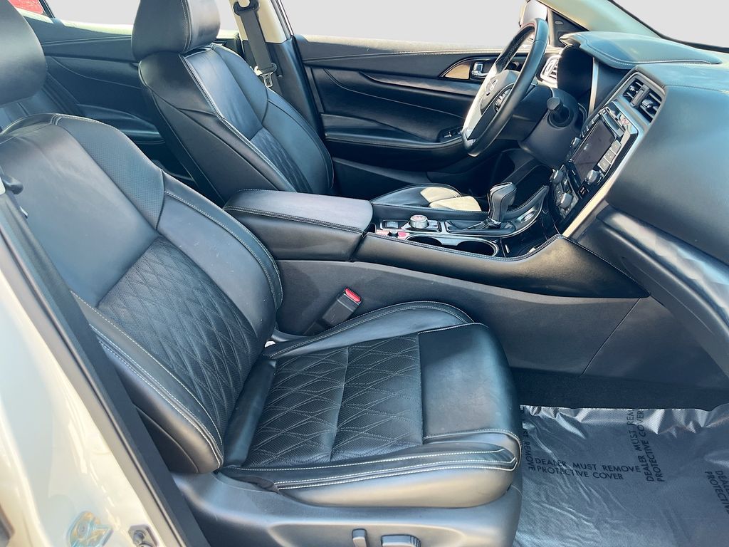 Used 2023 White Nissan Platinum image 30