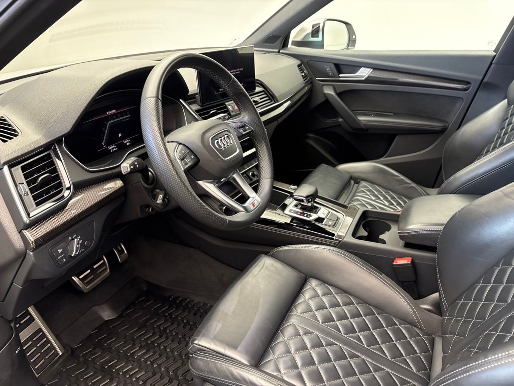 Thumbnail: 2023 Audi SQ5 - 16