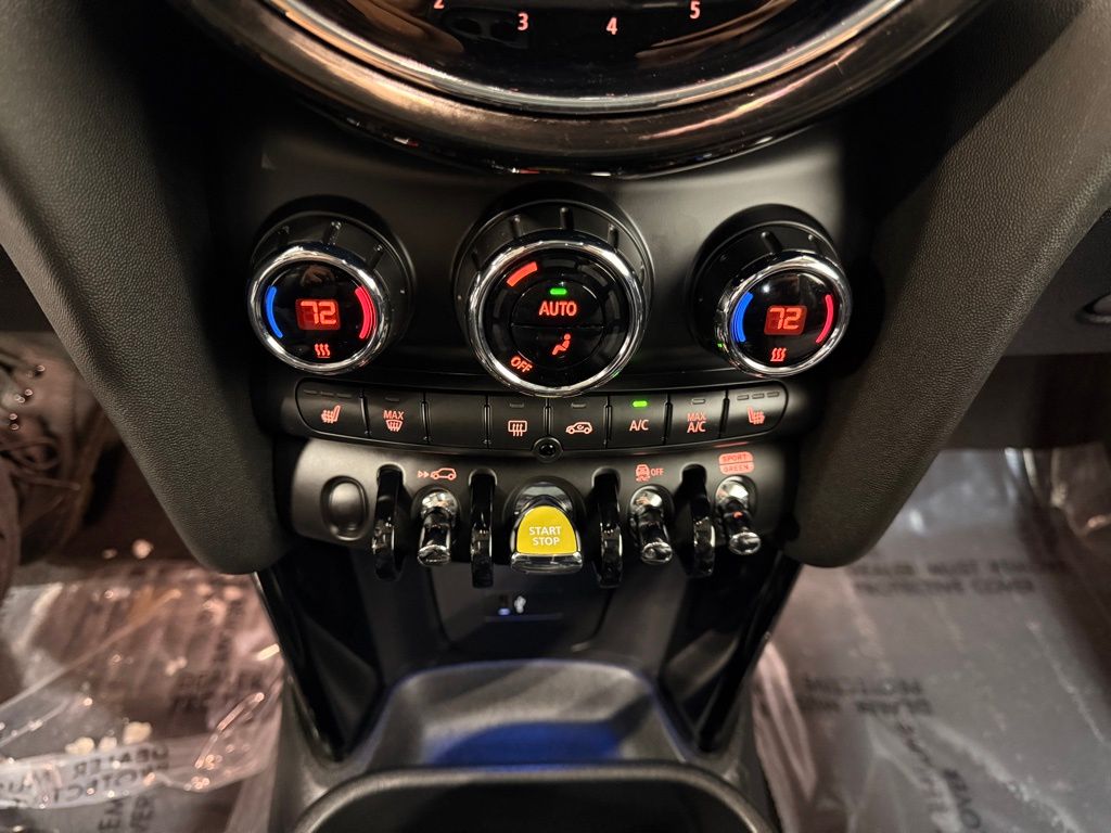 Thumbnail: 2022 MINI Cooper - 18