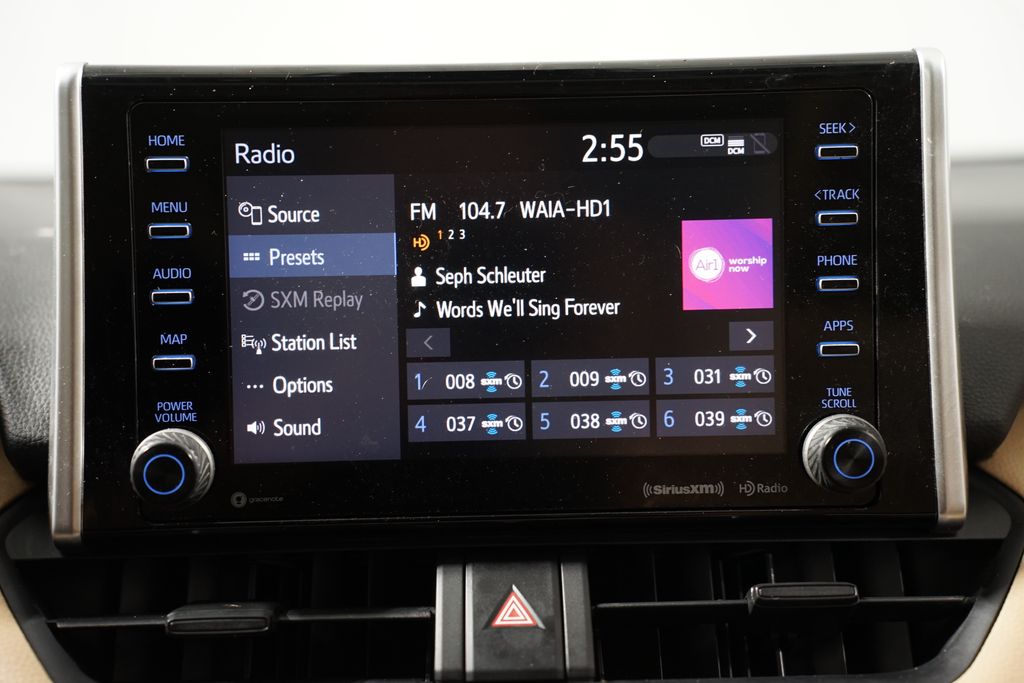 2020 Toyota RAV4 XLE 17