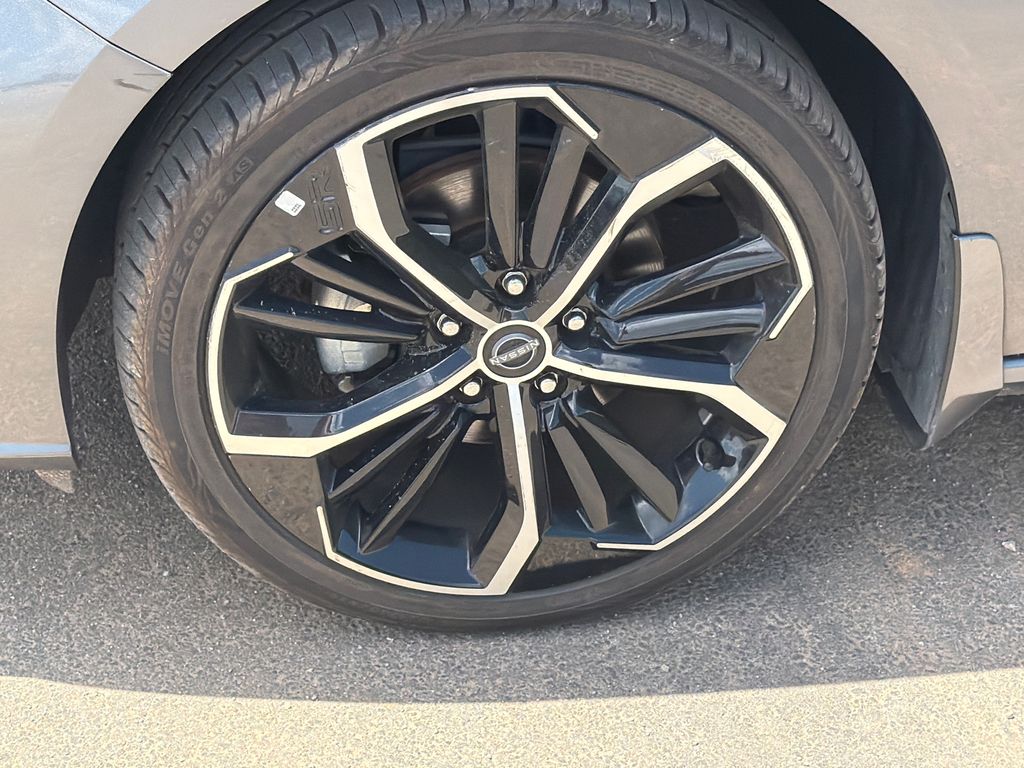Used 2025 Gray Nissan 2.5 SR image 11