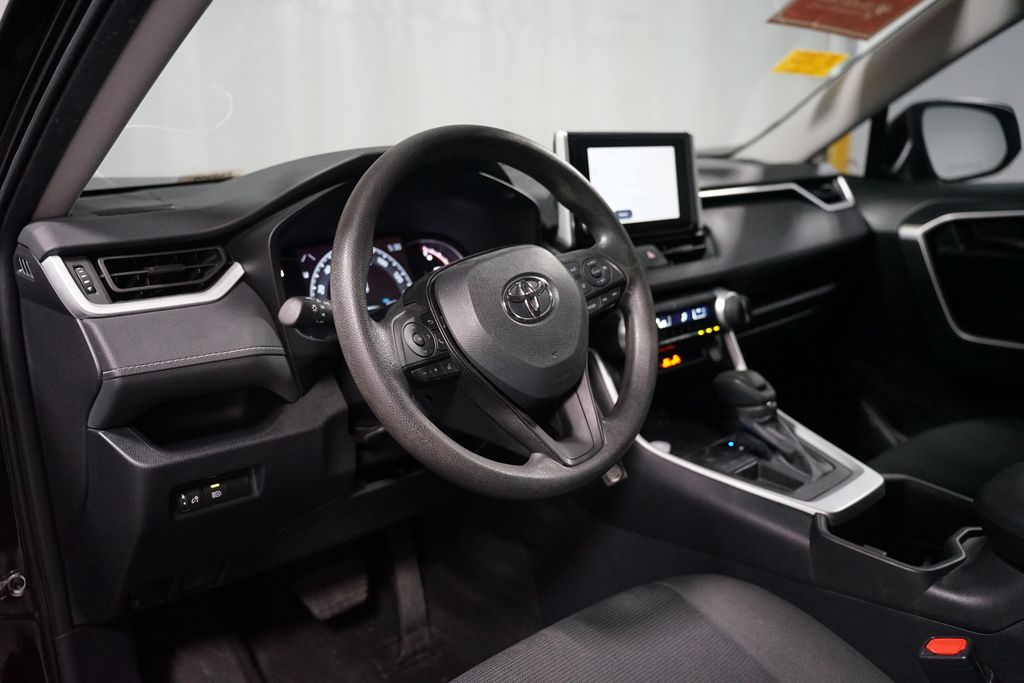 Thumbnail: 2024 Toyota RAV4 - 6