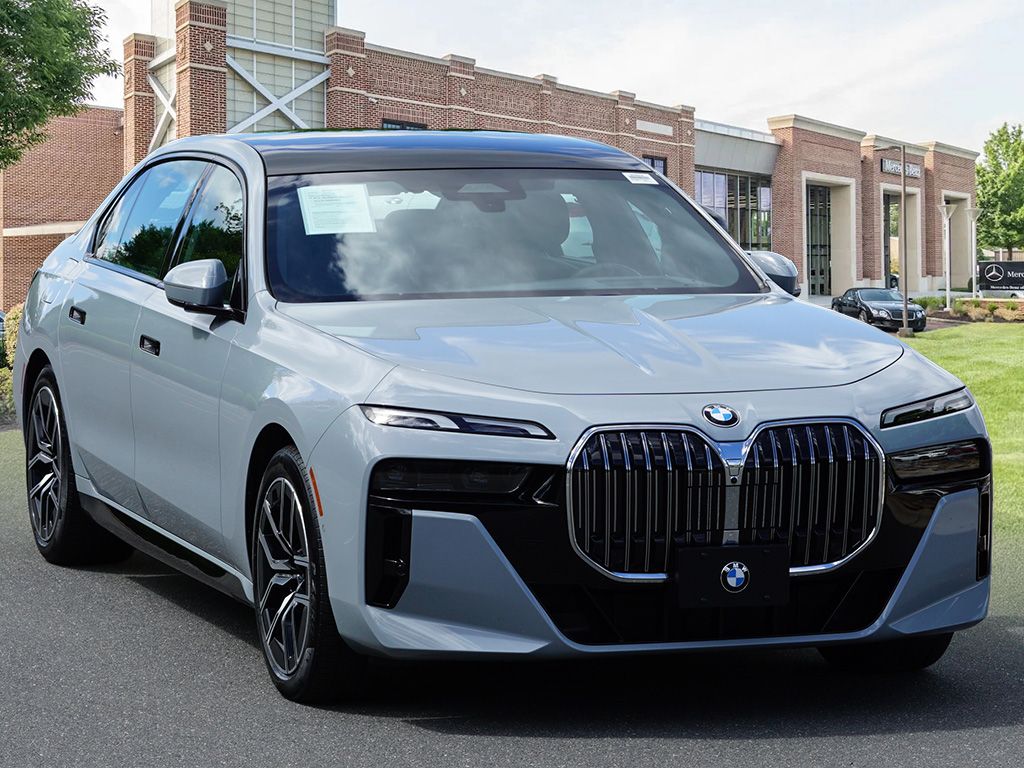 Thumbnail: 2024 BMW 7 Series - 3