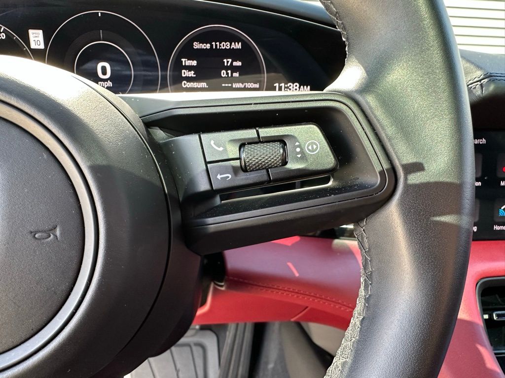 Thumbnail: 2022 Porsche Taycan - 16