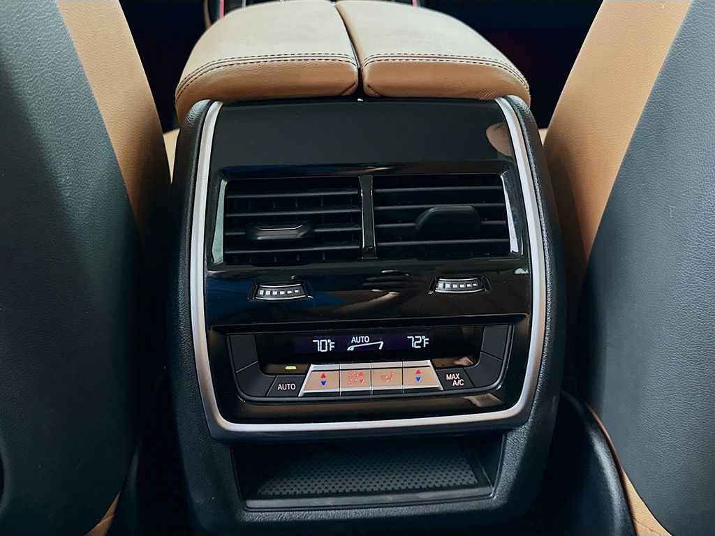 Thumbnail: 2021 BMW X7 - 26