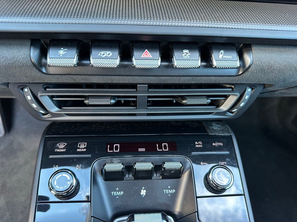 Thumbnail: 2024 Porsche 911 - 24