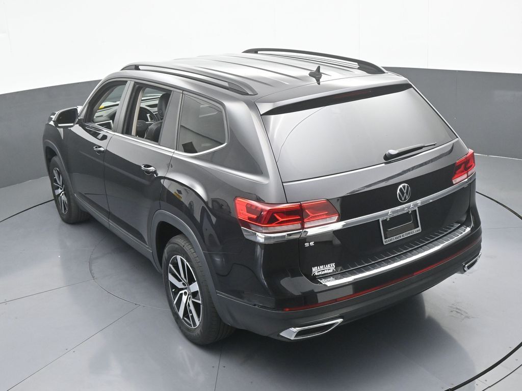 Used 2022 Deep Black Volkswagen 2.0T SE image 50