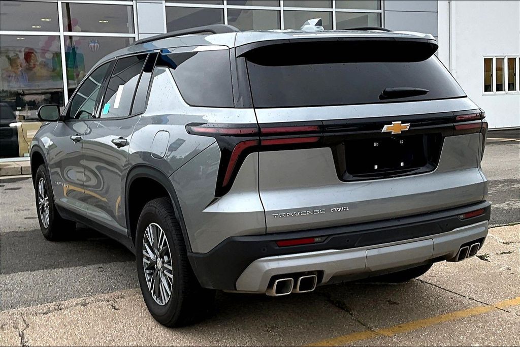 Used 2026 Chevrolet Traverse SUV