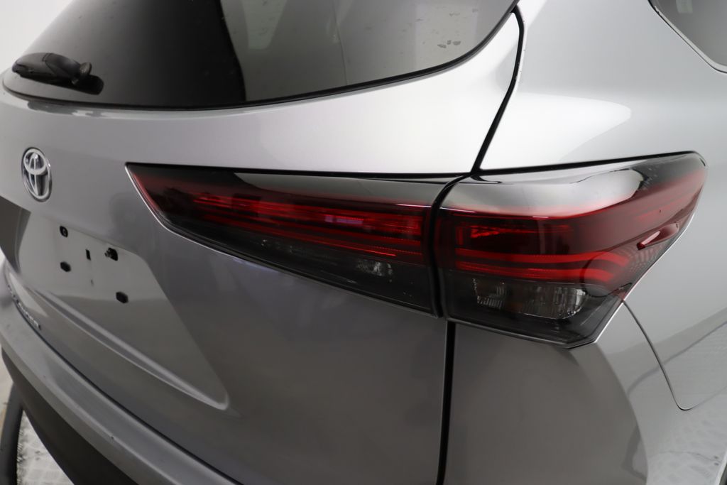 2024 Toyota Highlander XLE 9