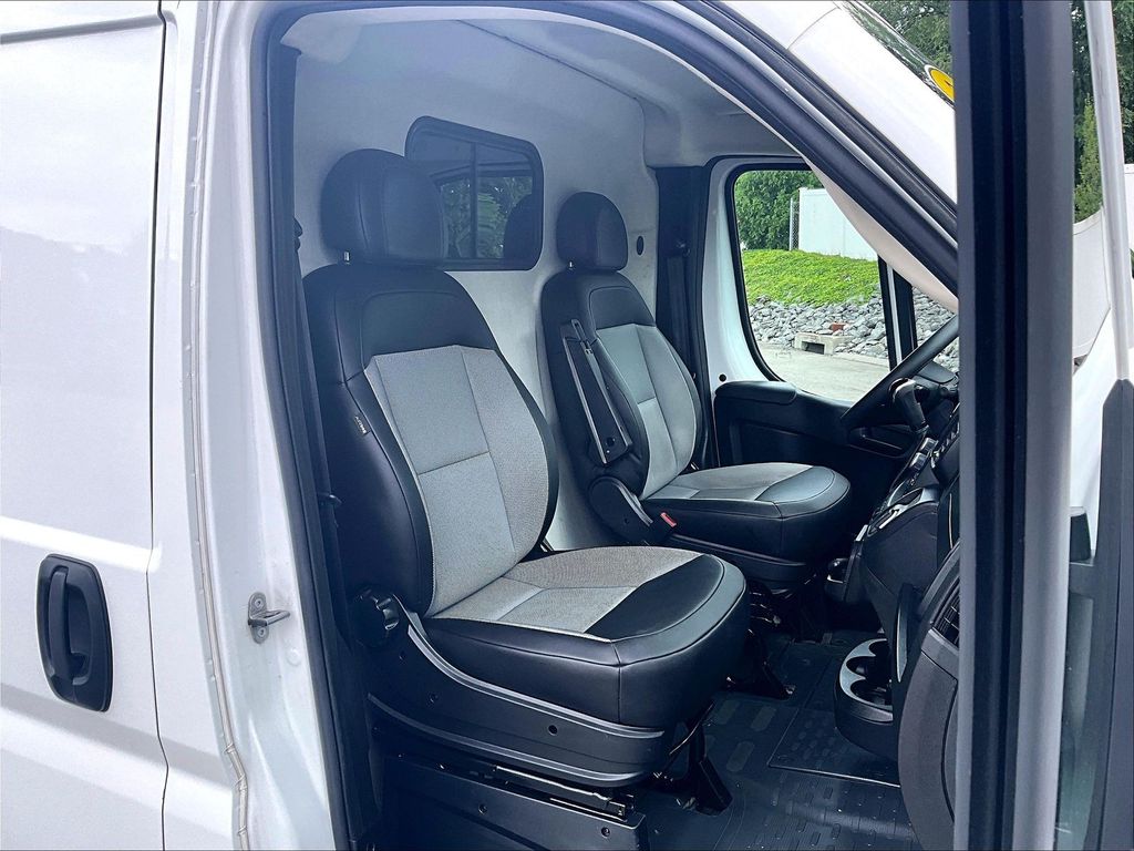 2025 Ram ProMaster 2500 — photo 11